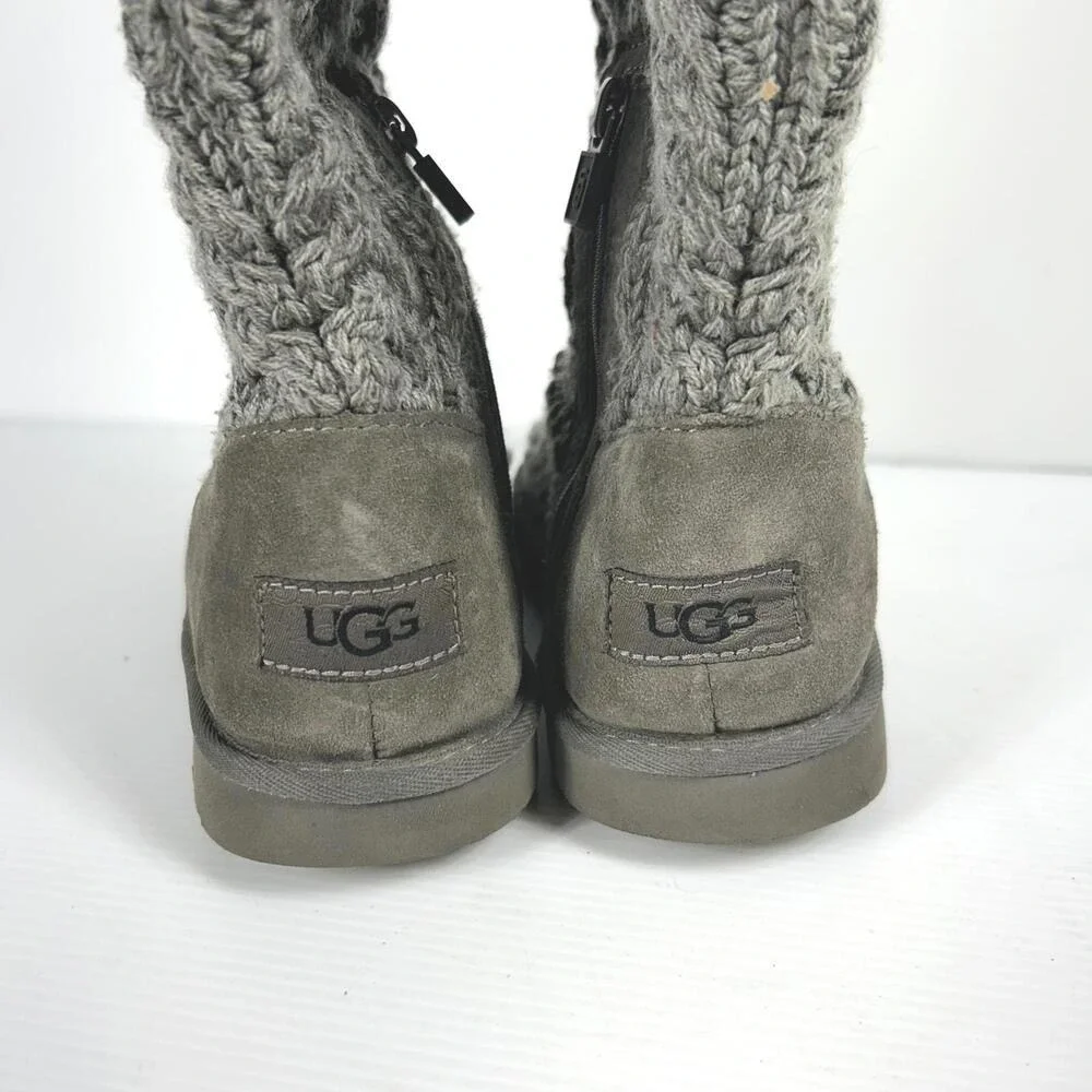 UGG Size 4 Girls‎ Classic Cardy Cable Knit Boots Sweater Side Zip Cardi Kids